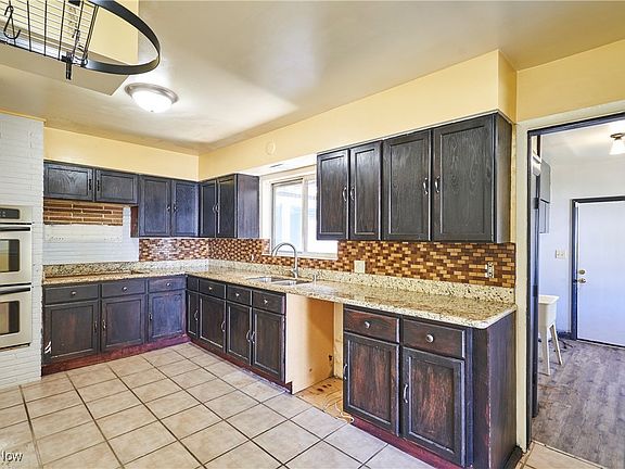 5th image of 1906 Brookfield Dr