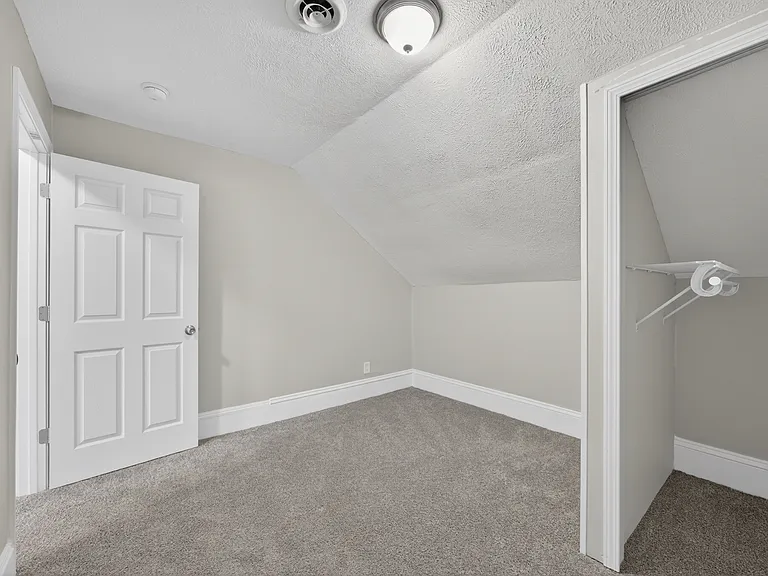 1566 Winchester Ave — Photo 25