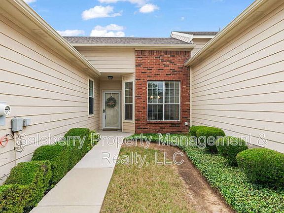 2nd image of 252 Heritage Hill Dr