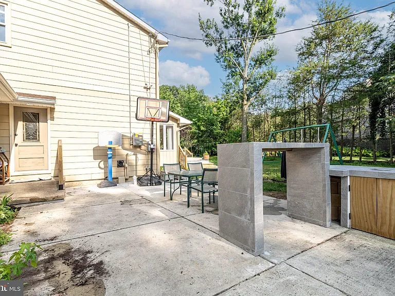 1800 Lark Ln — Photo 62