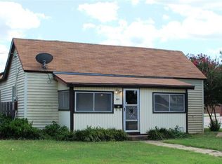 201 E Wichita St, Henrietta, TX 76365