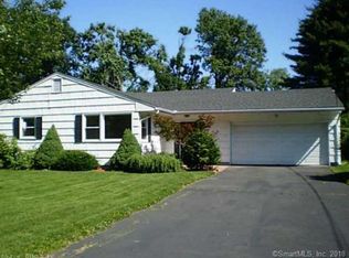 16 W Maxwell Dr, West Hartford, CT 06107