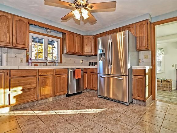 4th image of 25 City View Ave