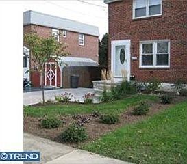 2nd image of 422 Broomall St