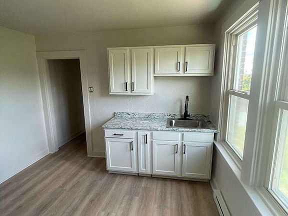 5th image of 1133 Maryland Ave APT 3