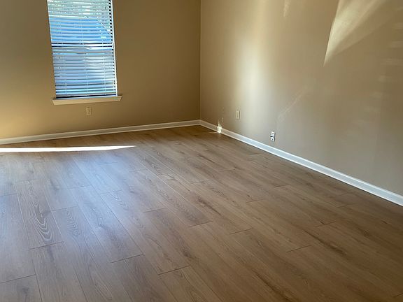 4th image of 707 W Kiehl Ave APT D