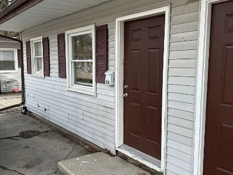 415 E Letchworth St — Photo 9