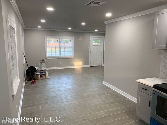 3rd image of 4004 Ella St
