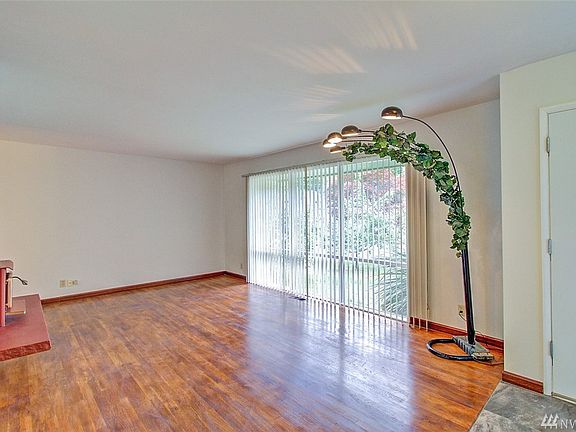 4th image of 3440 77th Pl SE