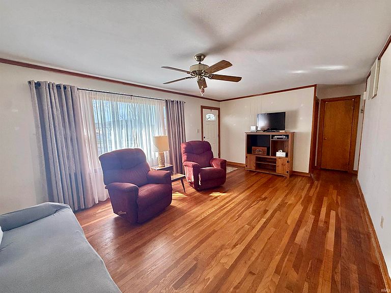 Listing photo 3