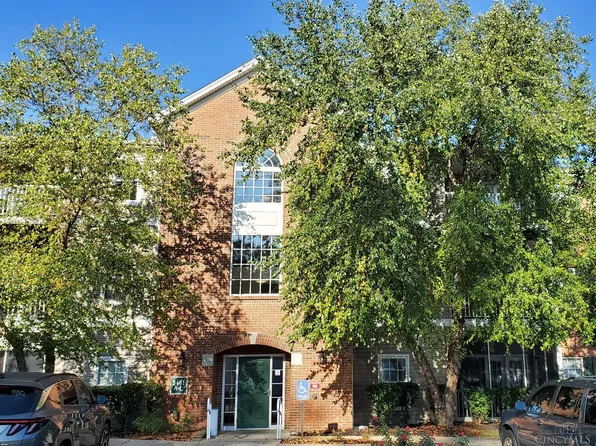 5461 Michelles Oak Ct APT E, Cincinnati, OH 45248
