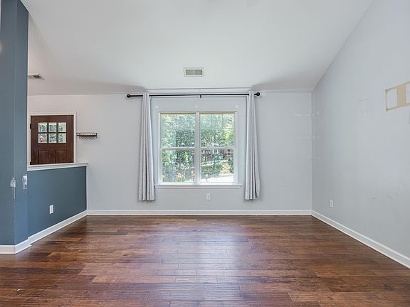 4th image of 1282 Sand Oak Dr