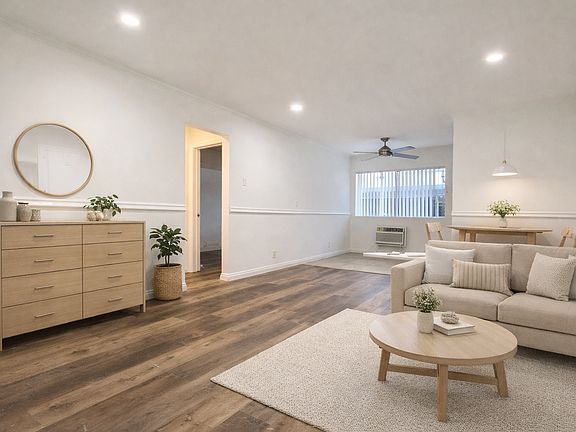 2nd image of 10839 Morrison St #16