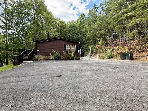 2nd image of 1329 Ski View Ln