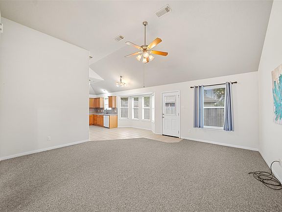 5th image of 1140 Thomas Dr