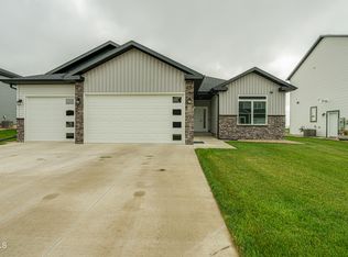 4828 Cornice Loop, Bismarck, ND 58503
