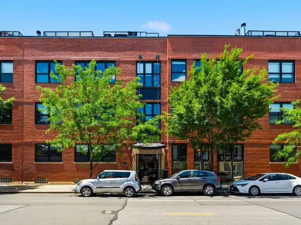 1728 N Damen Ave APT 309, Chicago, IL 60647