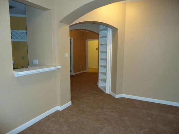 3rd image of 2502 Jerry Jones Dr APT 1