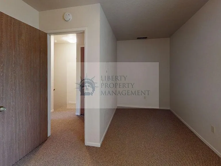 915 Kenwood Ave #3 — Photo 11