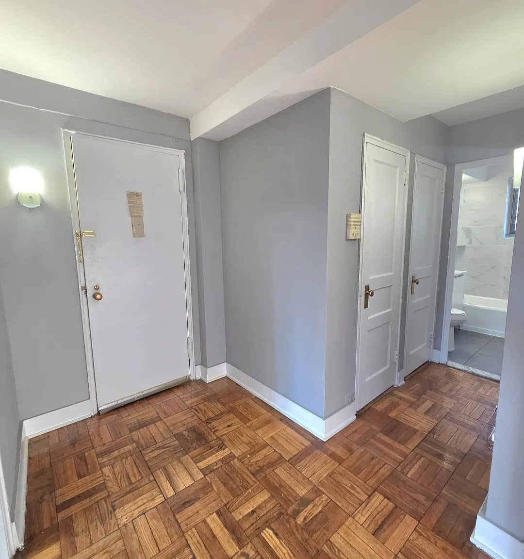 1 bed, 895 sqft, $2,400 — Photo 2