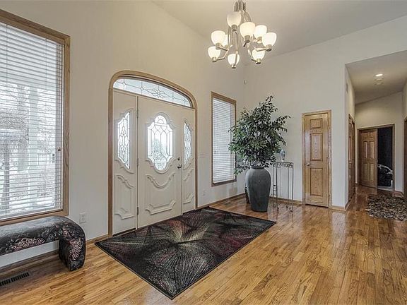 3rd image of 4224 N Independence Blvd