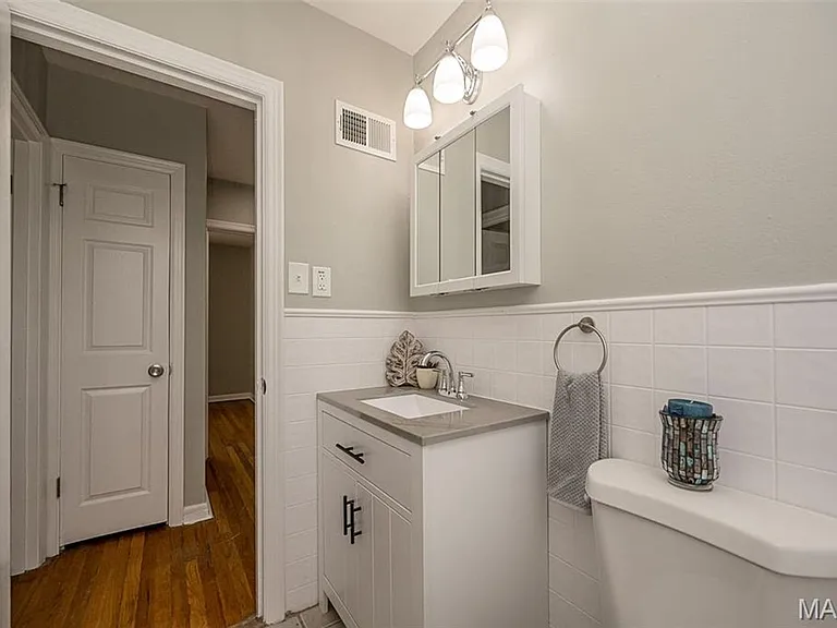 1225 Newark Dr — Photo 7