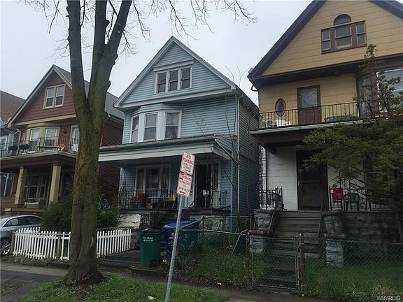 3rd image of 979 Lafayette Ave