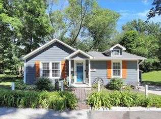 535 S 5th St, Zionsville, IN 46077