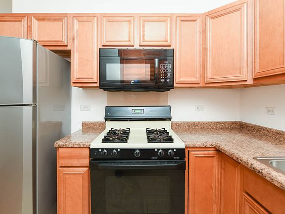 4th image of 1920 W Superior St #1R