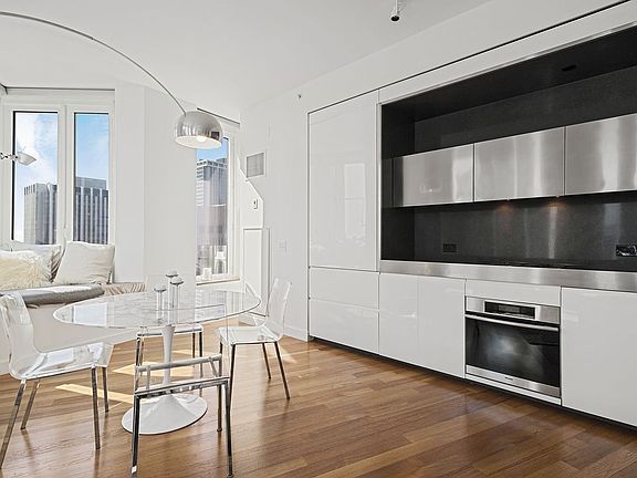 3rd image of 15 William St APT 37E