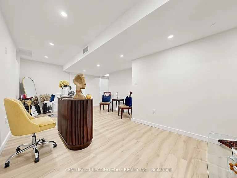 177 Laurendale Ave — Photo 33
