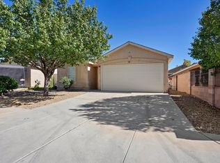 632 Escavada St SW, Albuquerque, NM 87105