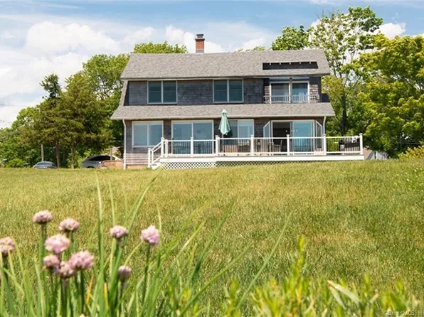 71 Noyes Ave, Stonington, CT 06378