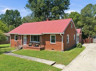 306 Oakgrove Dr, Graham, NC 27253