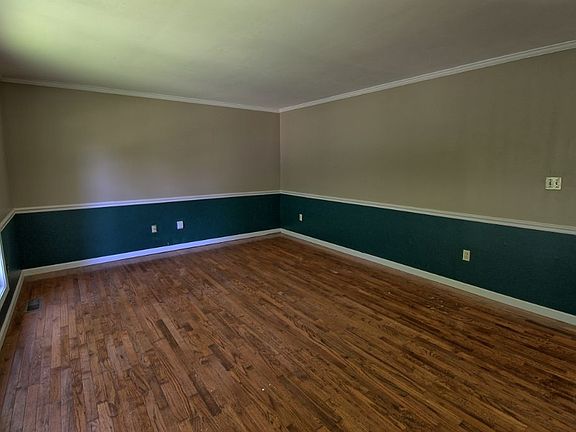 5th image of 713 Stuffle St