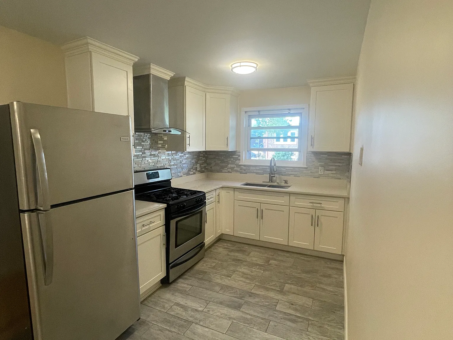 1532 Ohm Ave — Photo 3