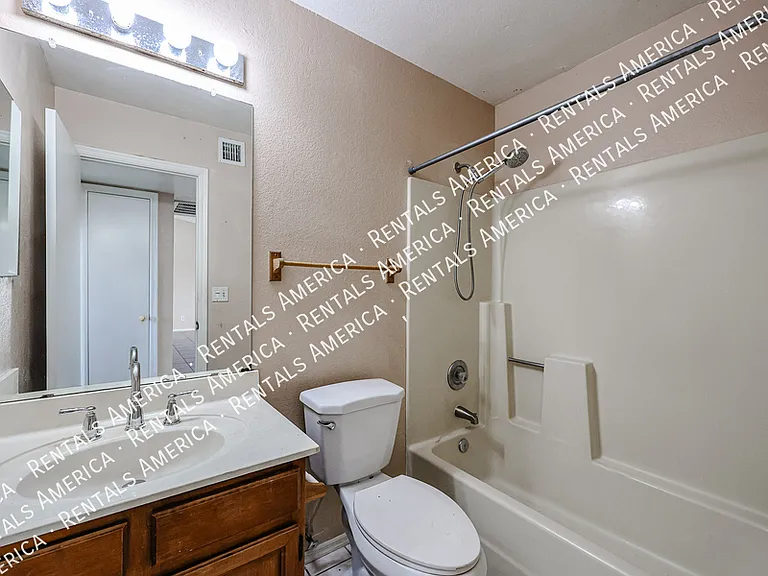 630 E Jensen St #128 — Photo 25