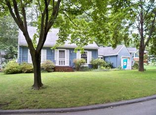 2 Rock Wall Ln, Cape Elizabeth, ME 04107