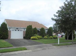 2 Blackthorn Pl, Manchester, NJ 08759