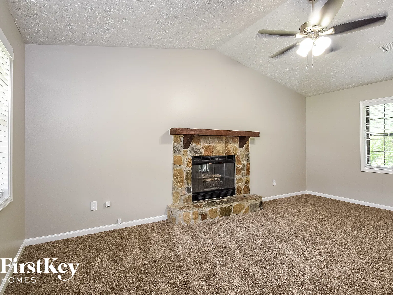 3 bed, 2.0 bath, 1590 sqft, $2,450 — Photo 3