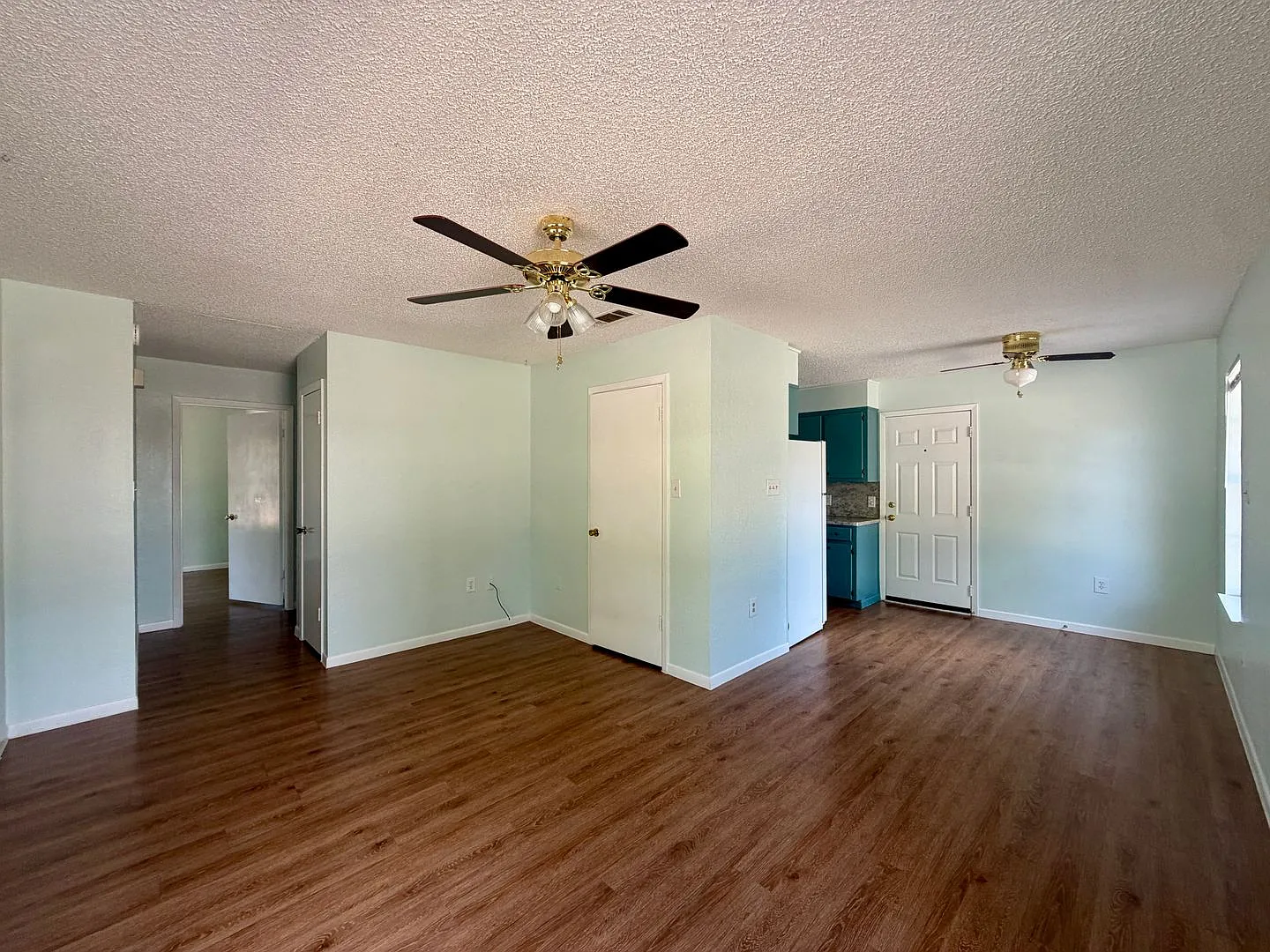 Duplex — Photo 2