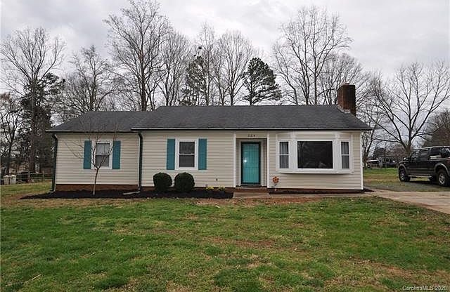 1st image of 204 Dawn Dr