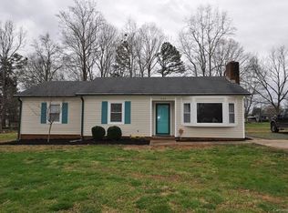 204 Dawn Dr, Mount Holly, NC 28120