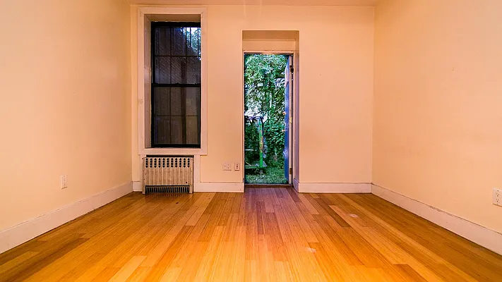 Rented by Nooklyn NYC LLC | media 16