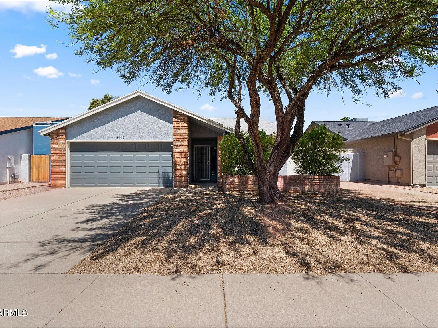 3 bed, 2.0 bath, 1690 sqft, $2,950 — Photo 2