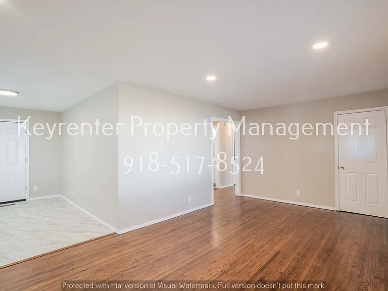 815 N Hudson Ave — Photo 2