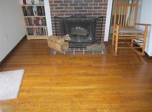 5th image of 220 Mattakeesett St