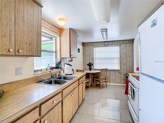 2nd image of 10110 Chapel Hill Ct