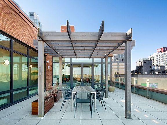 5th image of 4107 Crescent St APT 5G