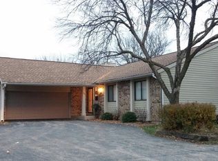 775 Parkview Ct, Roselle, IL 60172